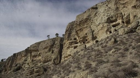 Risco de las Cuevas: Los trogloditas madrileños que plantaron cara a Roma. Risco-cuevas